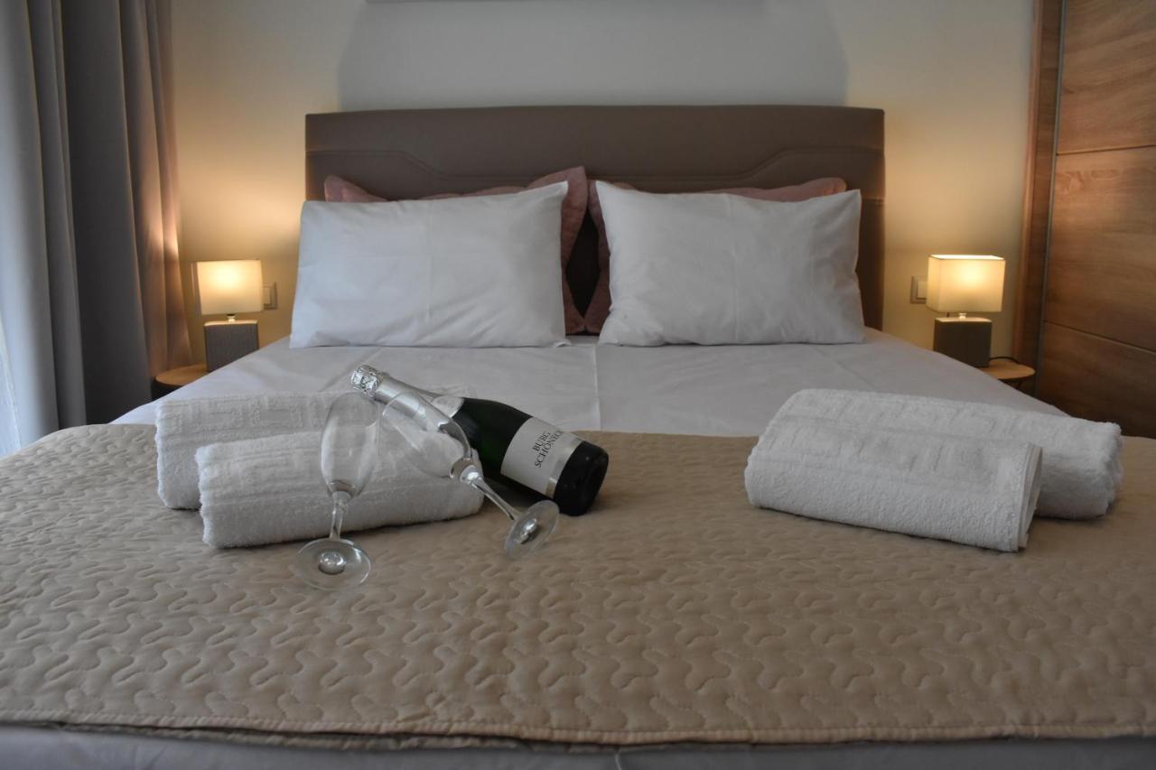 Chrysafenia & Leandros Downtown Apartment Kavála Ngoại thất bức ảnh